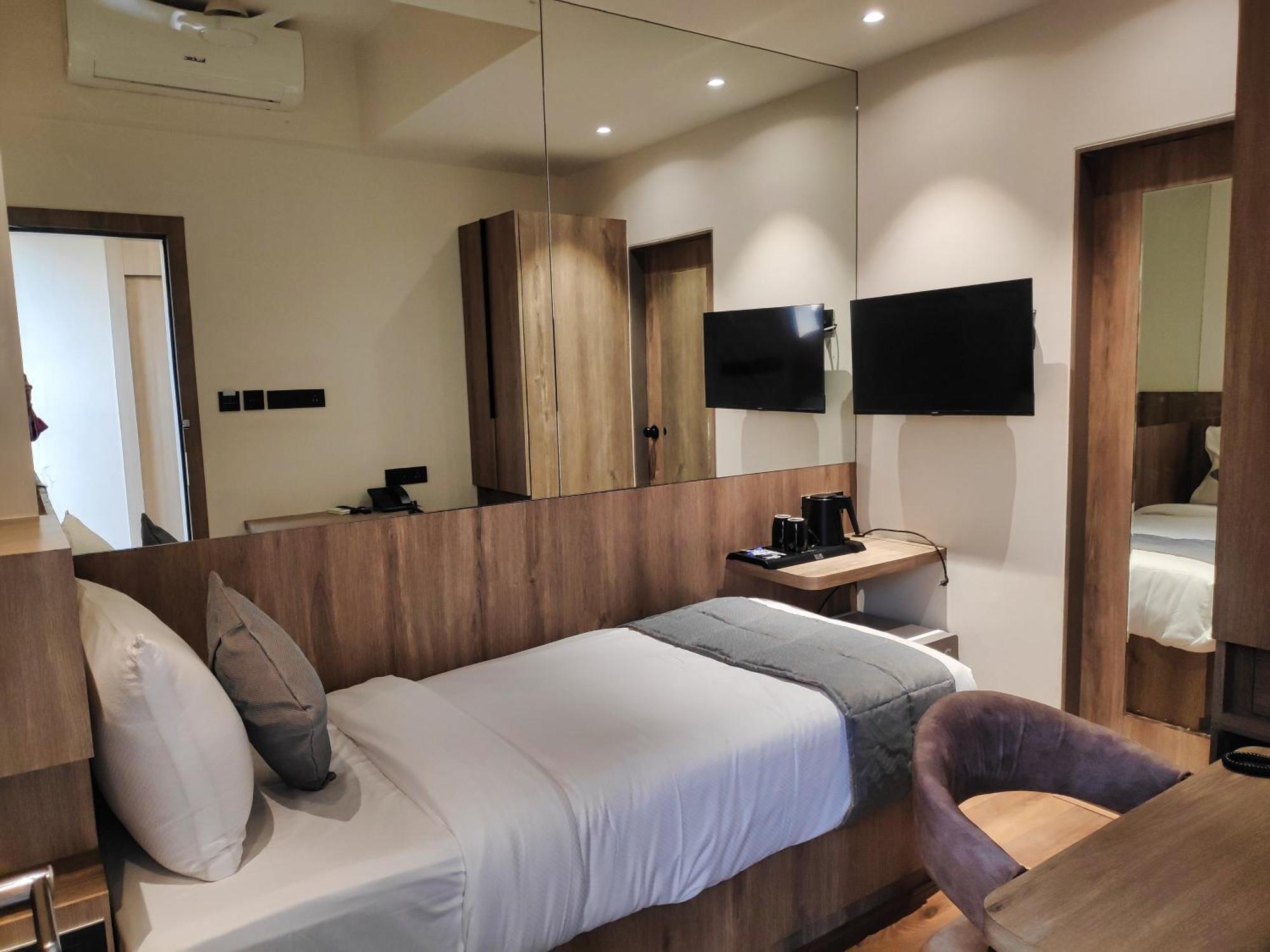 Maxxvalue Hotel Midc - Andheri Bombaj Exteriér fotografie