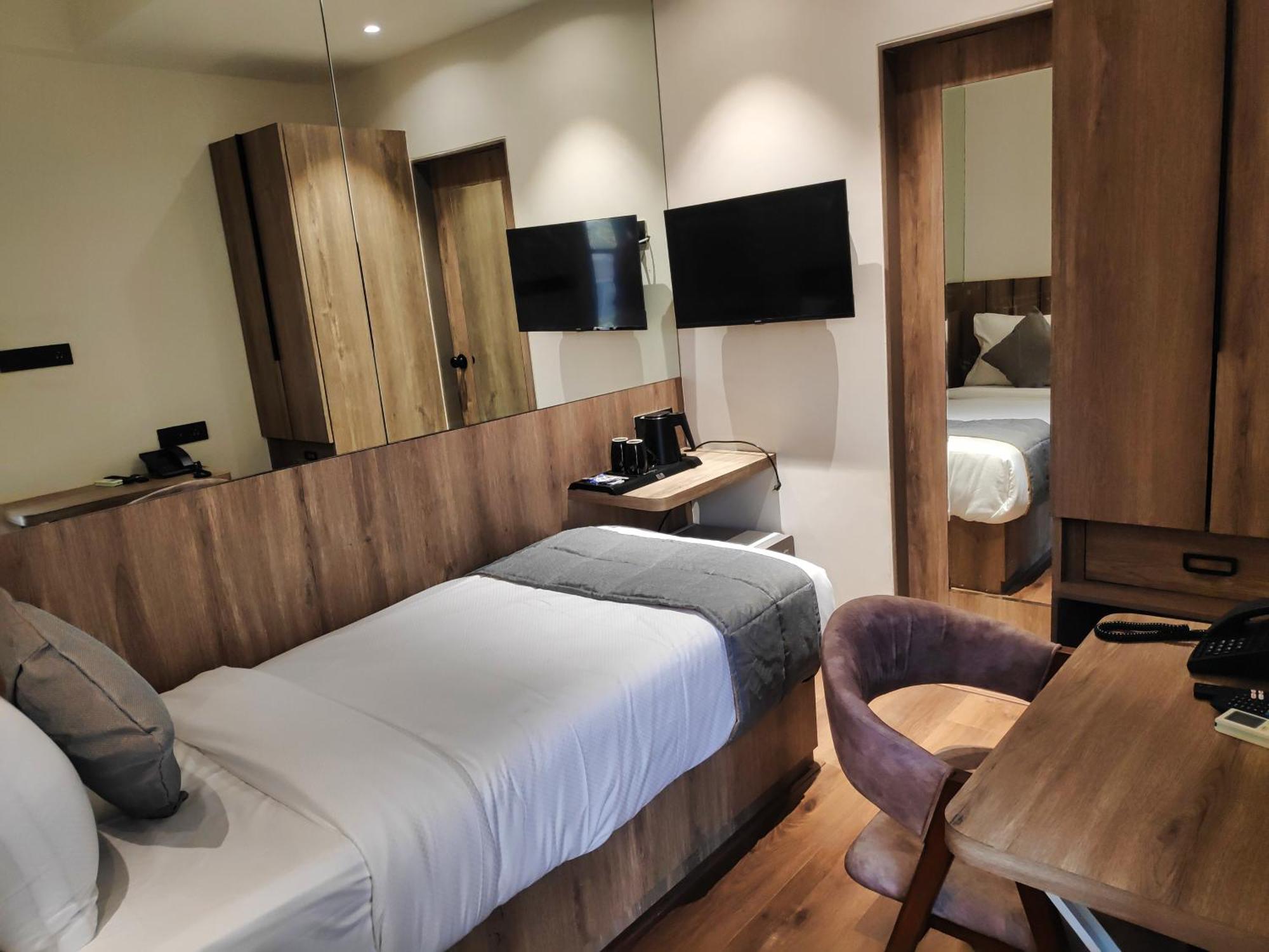 Maxxvalue Hotel Midc - Andheri Bombaj Exteriér fotografie